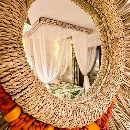 The Hut - * Адехе