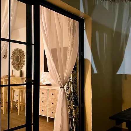 The Hut - דירה *