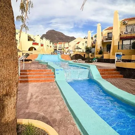 The Hut - * אדחה